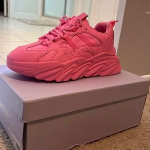 Madden girl Wave Neon pink sneakers